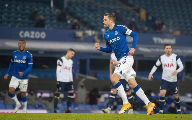 纷繁复杂的 纷繁复杂的